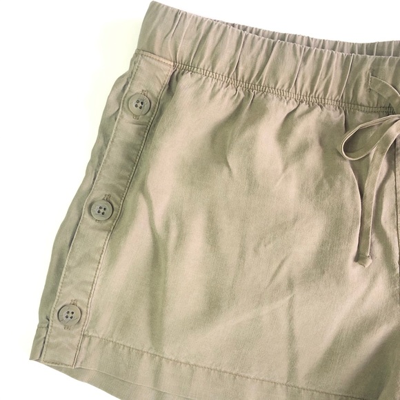 Cloth and Stone Side Buttom Drawstring Shorts - Picture 5 of 6